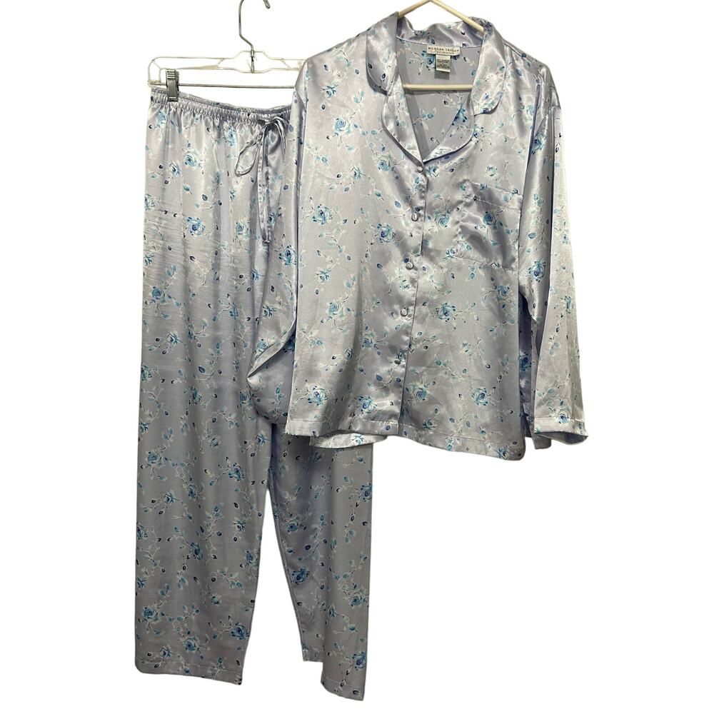 Morgan Taylor Intimates Light Blue Floral 2 Piece Pajamas Size L